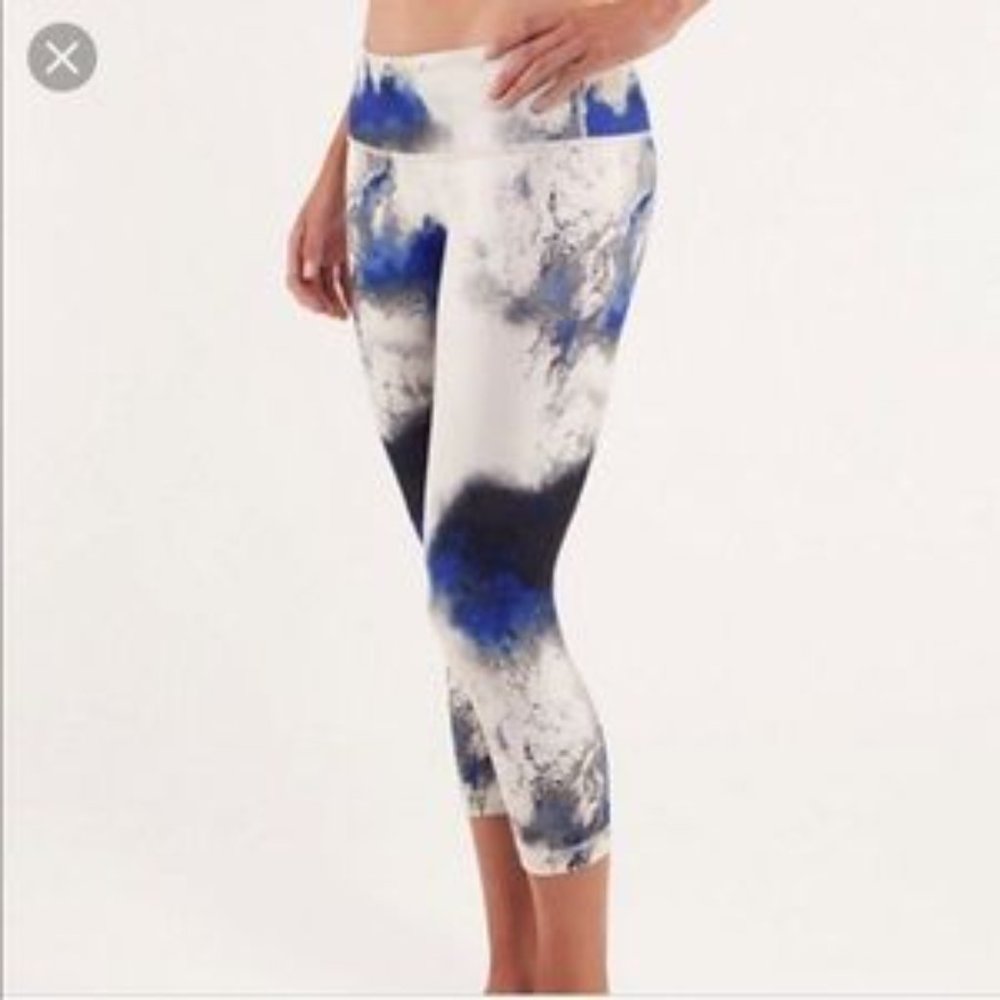 Lululemon Galaxy Blue and Gray Cropped Wunder Under Leggings 21" Size 8
